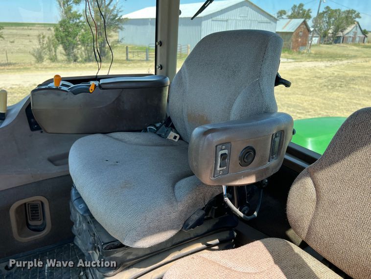 image for item DS8380 2002 John Deere 9220  4WD tractor