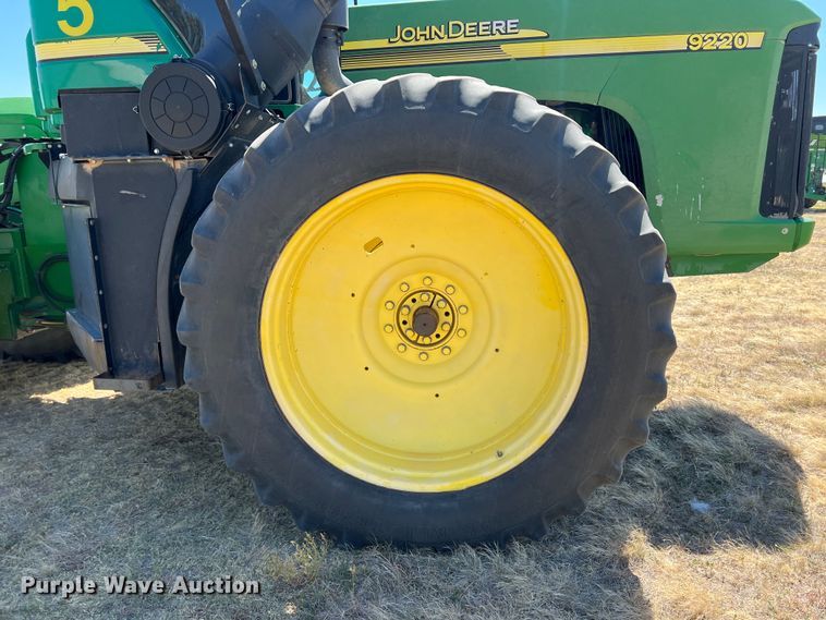 image for item DS8380 2002 John Deere 9220  4WD tractor