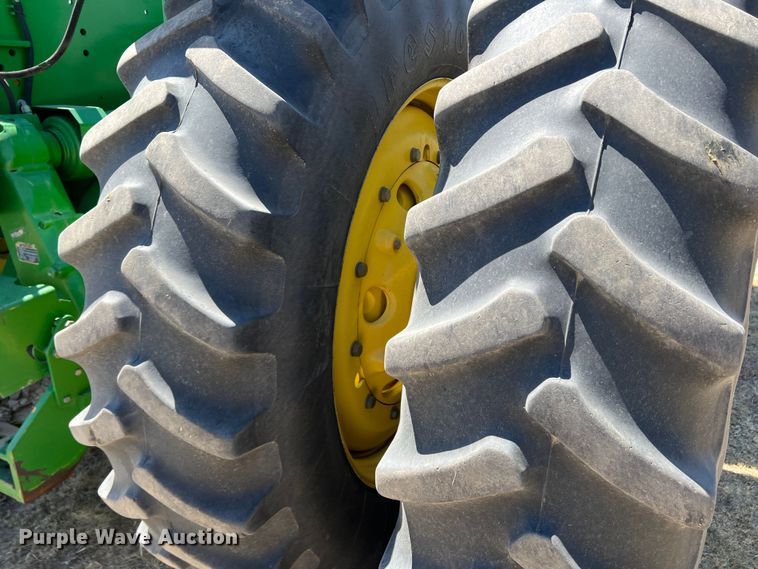 image for item DS8380 2002 John Deere 9220  4WD tractor