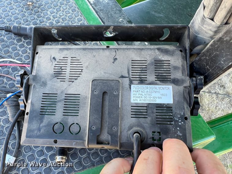 image for item DS8381 Brent 1082  grain cart