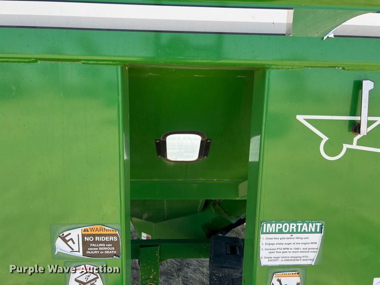 image for item DS8381 Brent 1082  grain cart