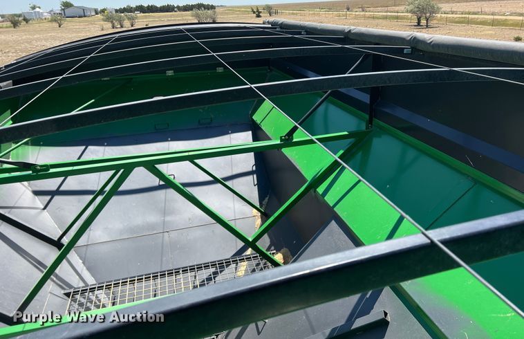 image for item DS8381 Brent 1082  grain cart