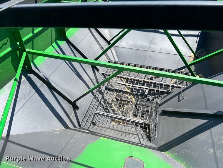 image for item DS8381 Brent 1082  grain cart