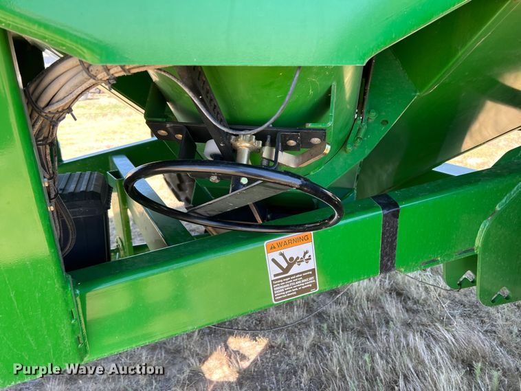 image for item DS8381 Brent 1082  grain cart