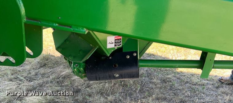 image for item DS8381 Brent 1082  grain cart