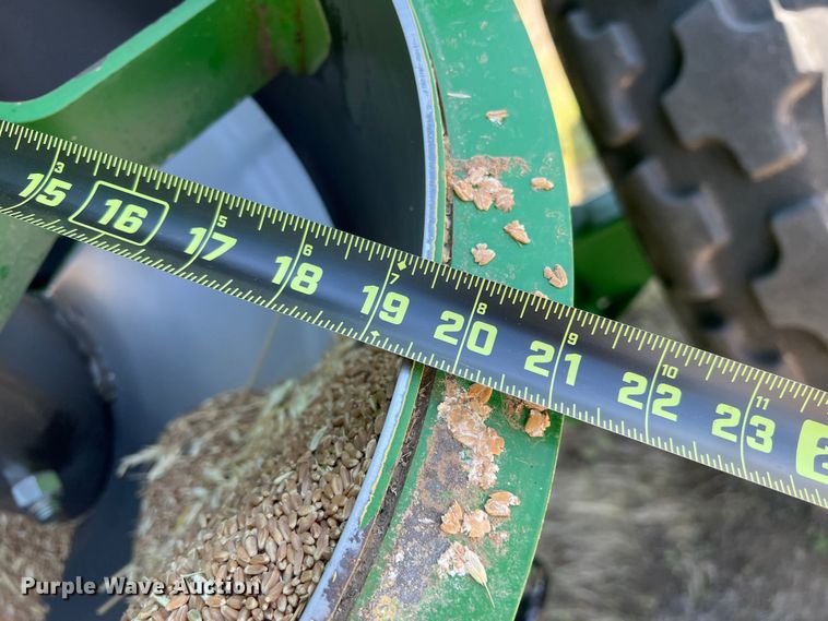 image for item DS8381 Brent 1082  grain cart