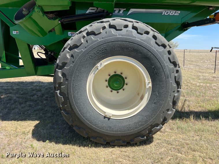 image for item DS8381 Brent 1082  grain cart