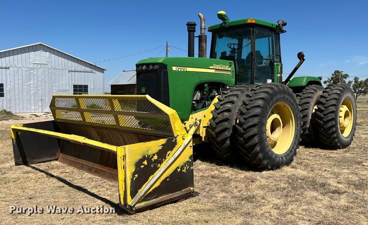 image for item DS8382 2004 John Deere 9220  4WD tractor