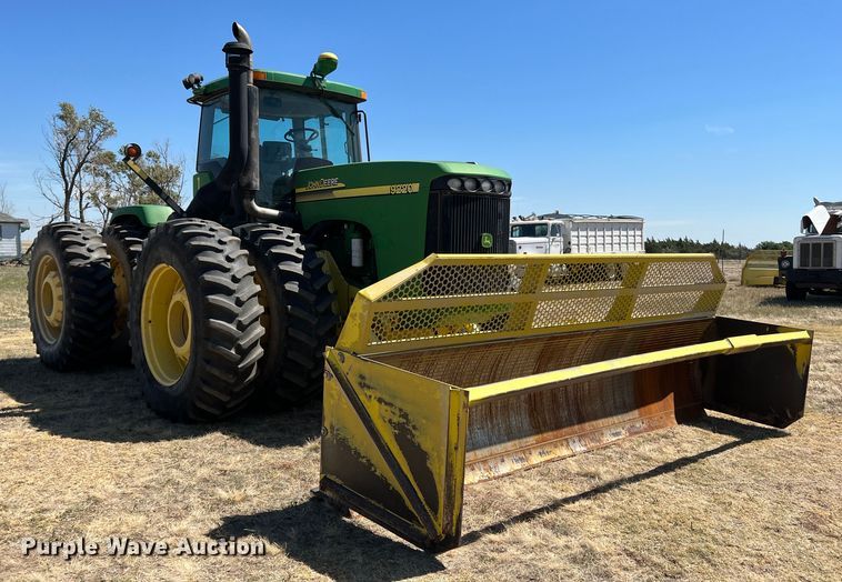 image for item DS8382 2004 John Deere 9220  4WD tractor