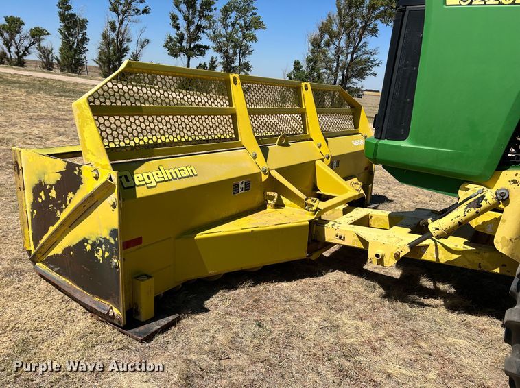 image for item DS8382 2004 John Deere 9220  4WD tractor