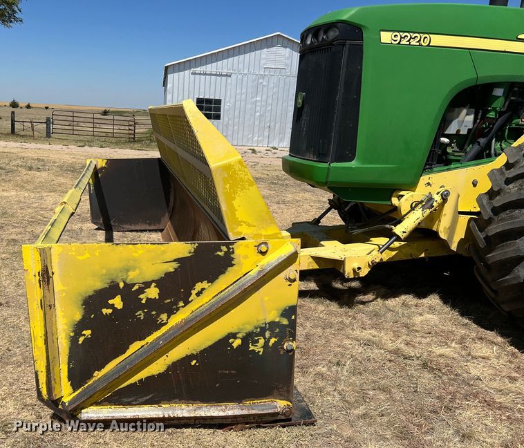 image for item DS8382 2004 John Deere 9220  4WD tractor
