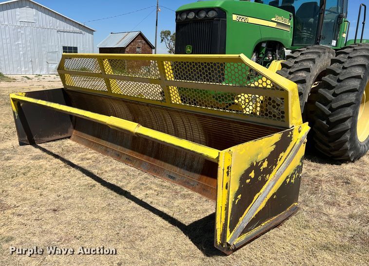 image for item DS8382 2004 John Deere 9220  4WD tractor