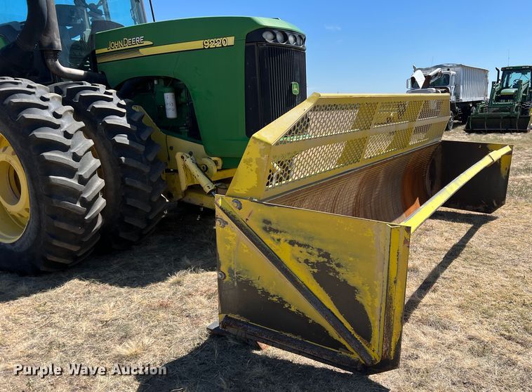 image for item DS8382 2004 John Deere 9220  4WD tractor