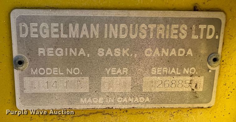 image for item DS8382 2004 John Deere 9220  4WD tractor