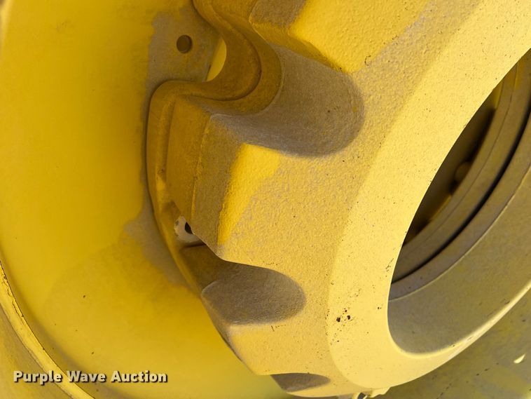 image for item DS8382 2004 John Deere 9220  4WD tractor