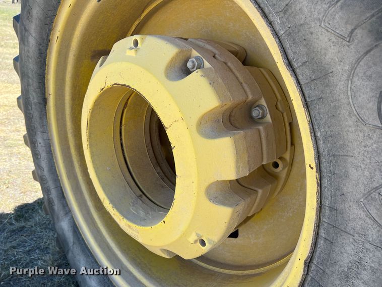 image for item DS8382 2004 John Deere 9220  4WD tractor