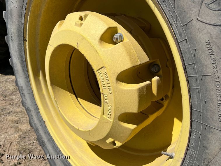 image for item DS8382 2004 John Deere 9220  4WD tractor