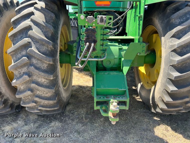 image for item DS8382 2004 John Deere 9220  4WD tractor