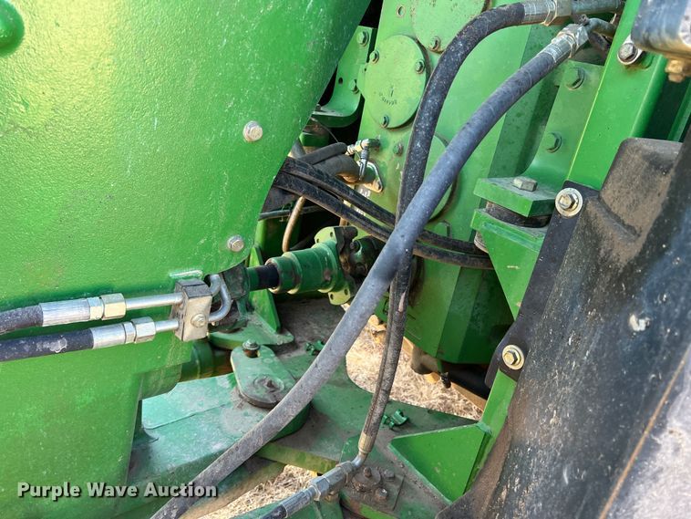 image for item DS8382 2004 John Deere 9220  4WD tractor