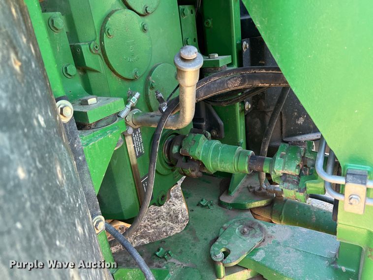 image for item DS8382 2004 John Deere 9220  4WD tractor