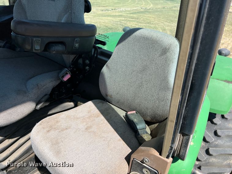 image for item DS8382 2004 John Deere 9220  4WD tractor