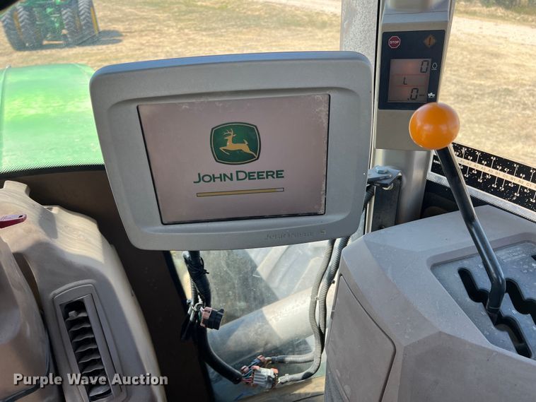 image for item DS8382 2004 John Deere 9220  4WD tractor