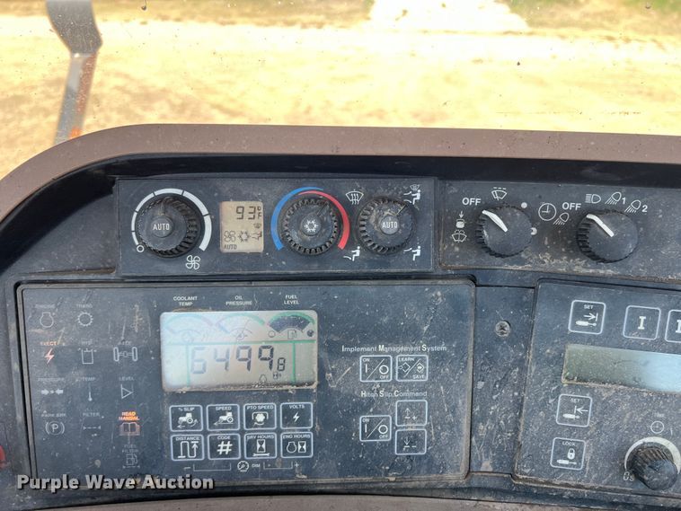 image for item DS8382 2004 John Deere 9220  4WD tractor