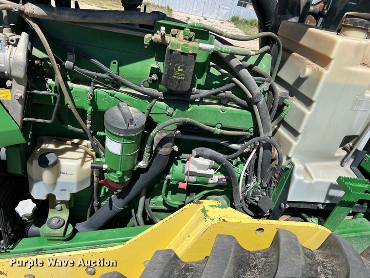 image for item DS8382 2004 John Deere 9220  4WD tractor