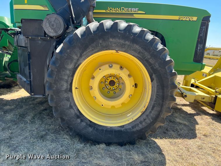image for item DS8382 2004 John Deere 9220  4WD tractor