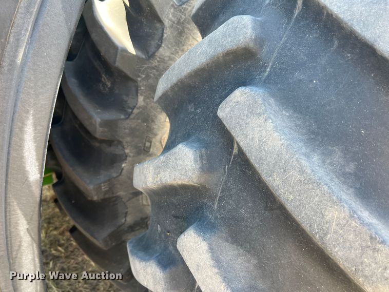 image for item DS8382 2004 John Deere 9220  4WD tractor