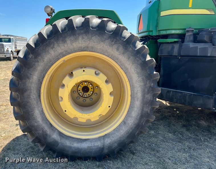 image for item DS8382 2004 John Deere 9220  4WD tractor