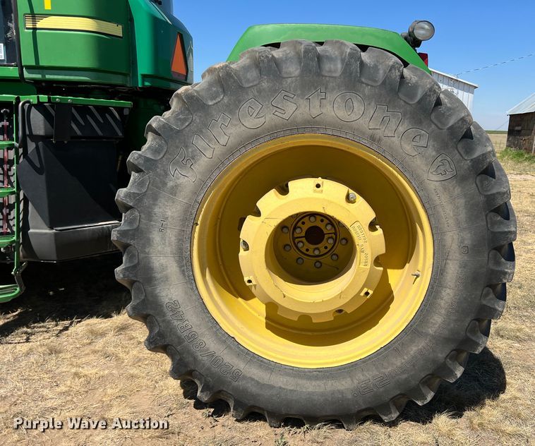 image for item DS8382 2004 John Deere 9220  4WD tractor