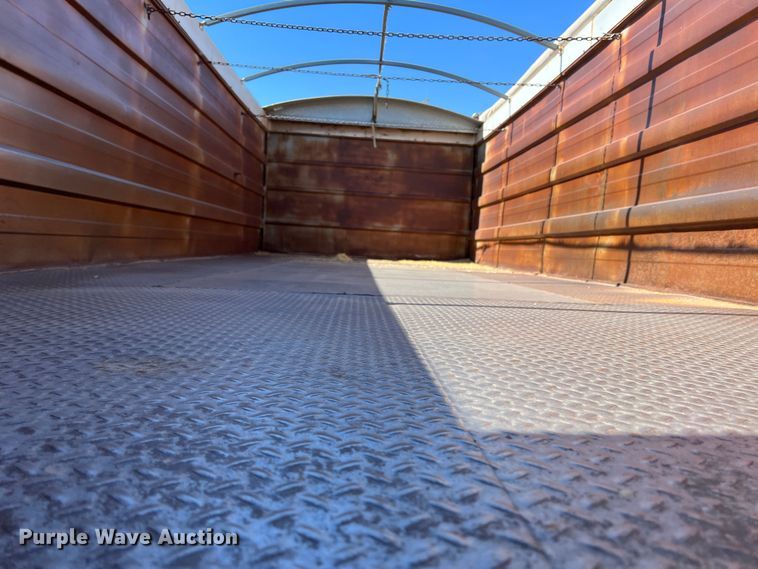 image for item DS8387 1987 International 9370  grain truck