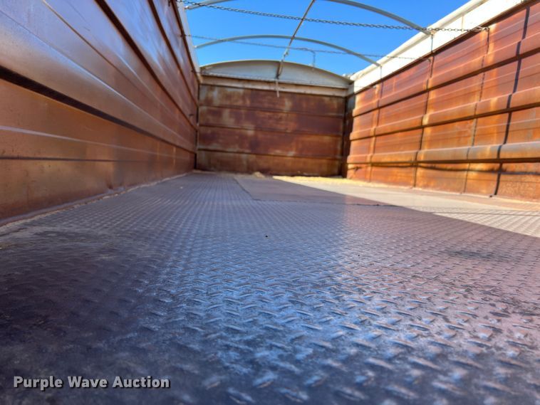 image for item DS8387 1987 International 9370  grain truck