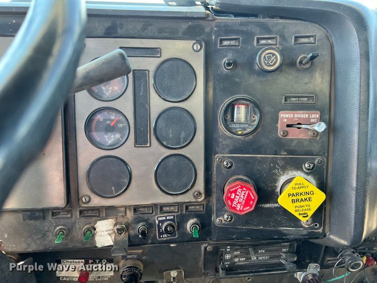 image for item DS8387 1987 International 9370  grain truck