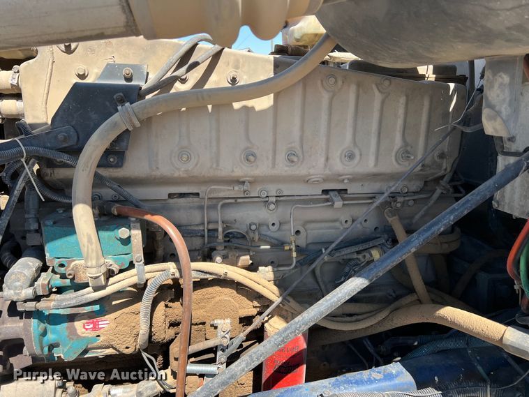 image for item DS8387 1987 International 9370  grain truck