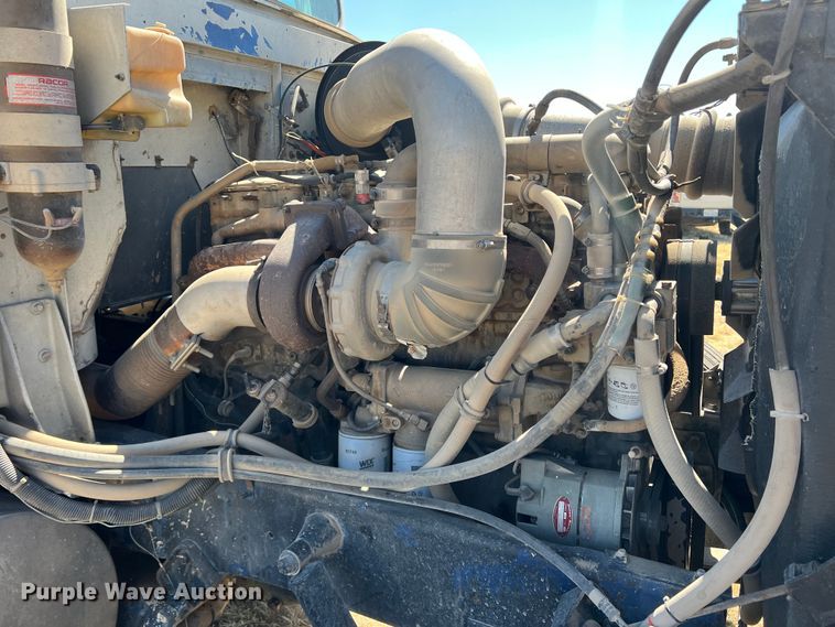 image for item DS8387 1987 International 9370  grain truck