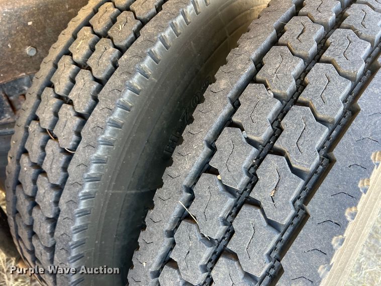 image for item DS8387 1987 International 9370  grain truck