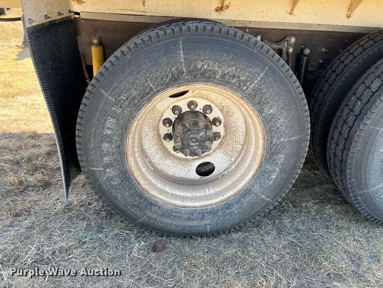 image for item DS8387 1987 International 9370  grain truck