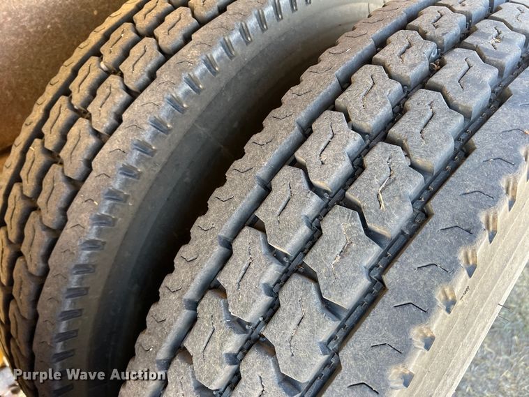 image for item DS8387 1987 International 9370  grain truck