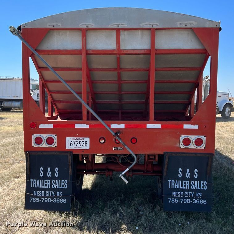 image for item DS8389 1980 Targ  bottom dump trailer