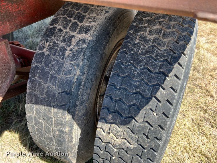 image for item DS8389 1980 Targ  bottom dump trailer