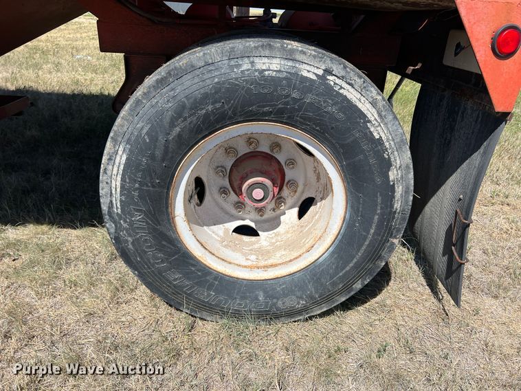 image for item DS8389 1980 Targ  bottom dump trailer