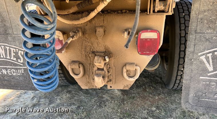 image for item DS8390 1977 International F5070  grain truck