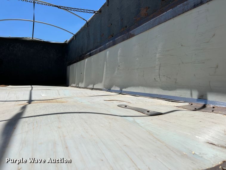 image for item DS8390 1977 International F5070  grain truck