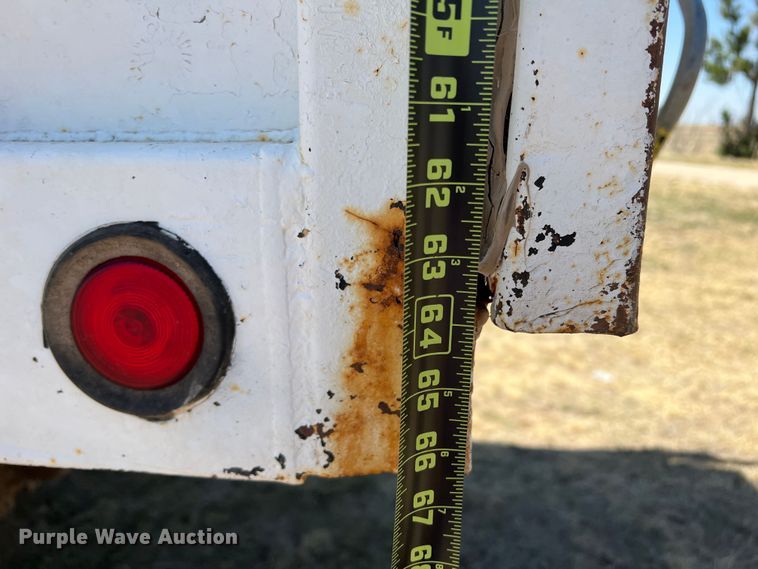 image for item DS8390 1977 International F5070  grain truck