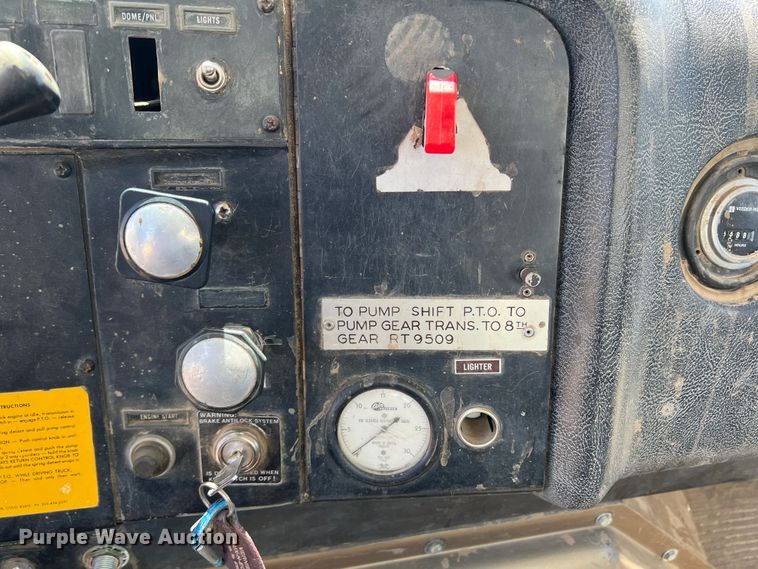 image for item DS8390 1977 International F5070  grain truck