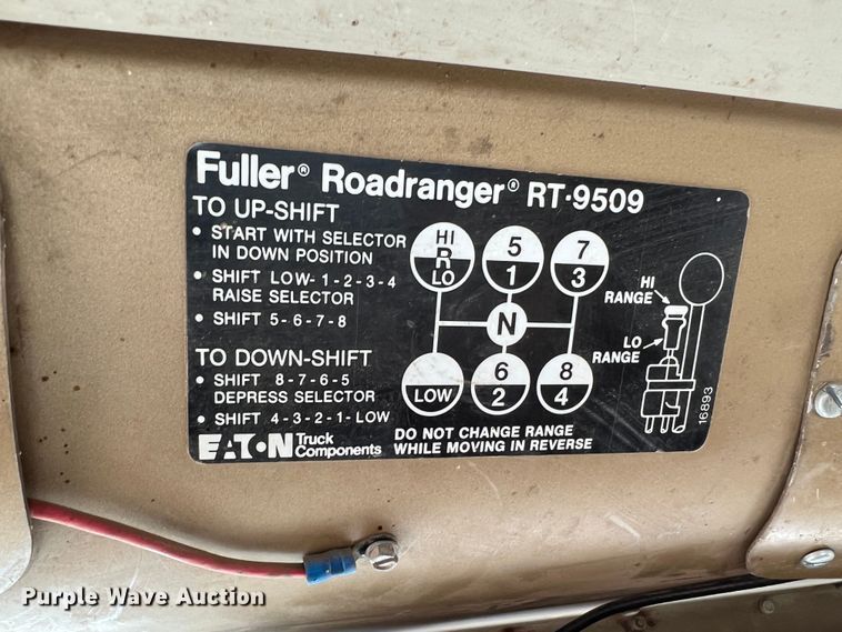 image for item DS8390 1977 International F5070  grain truck