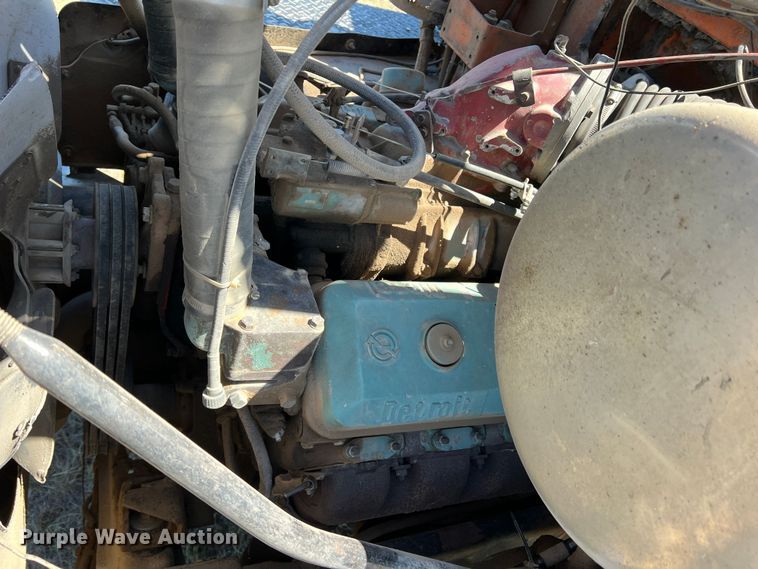 image for item DS8390 1977 International F5070  grain truck