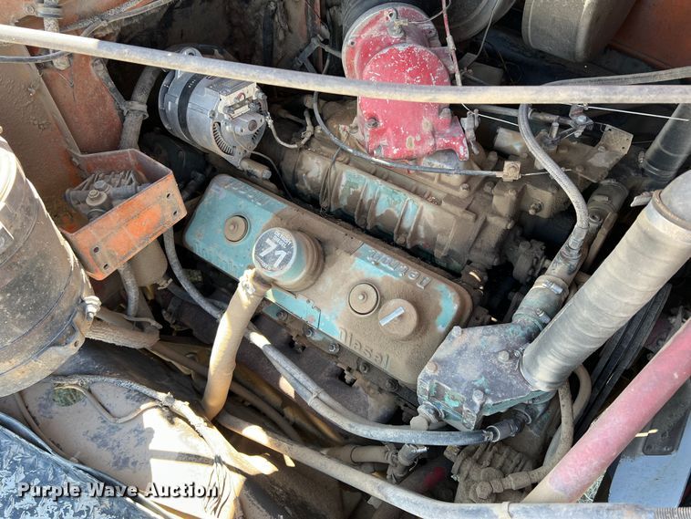 image for item DS8390 1977 International F5070  grain truck